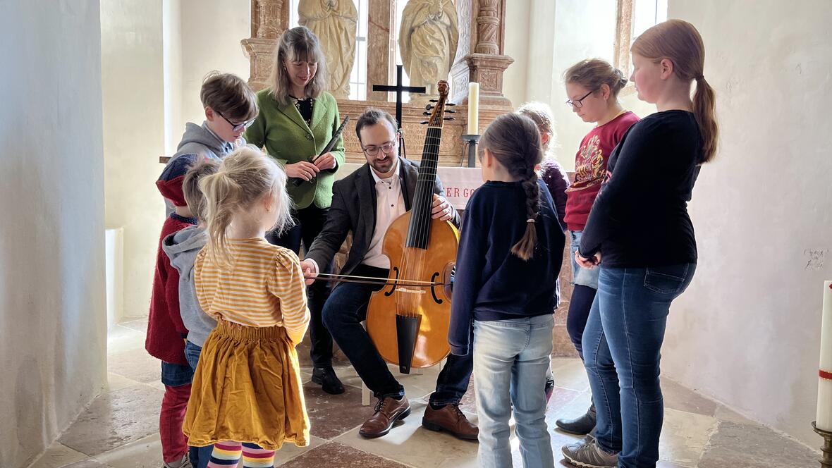 schlosskapelle_kinderfuehrung_lay_gruppenbild_querformat-c-katharina_krautmann-2
