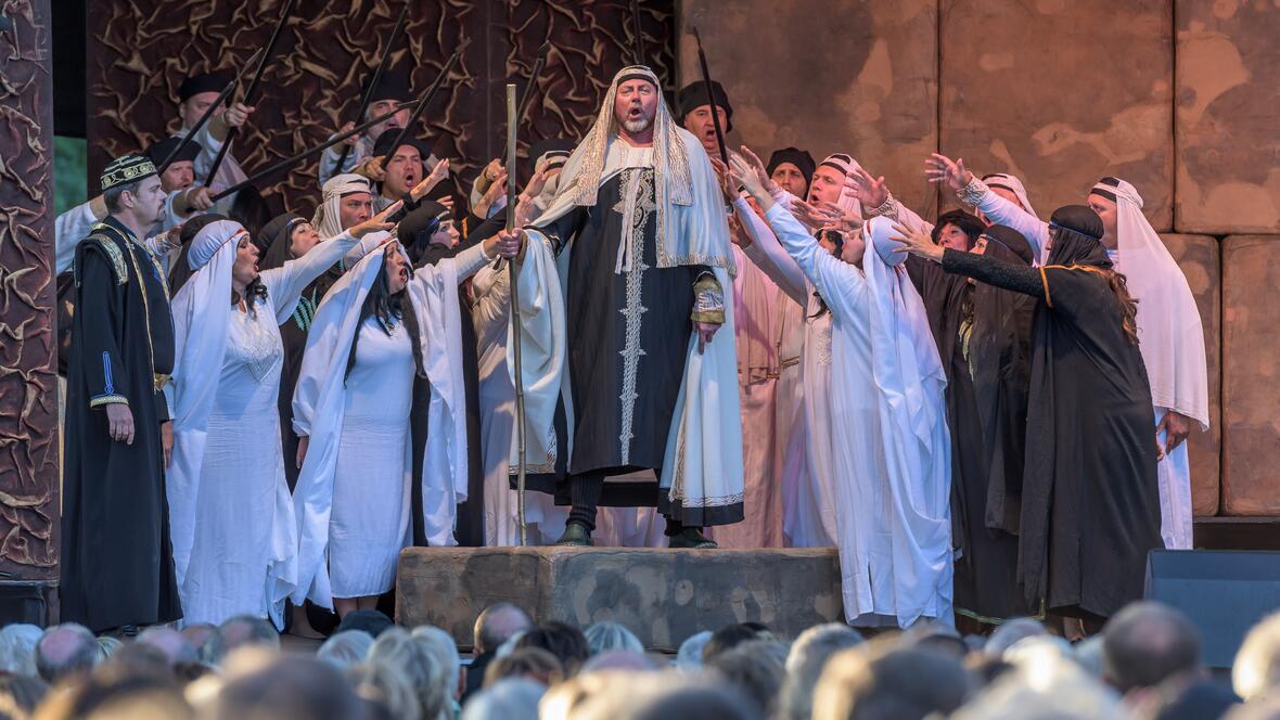 2024-07-30_15-36-51-fop_nab_festspieloper_prag_nabucco_jurij_kruglov_als_zaccharias_foto_t_weber