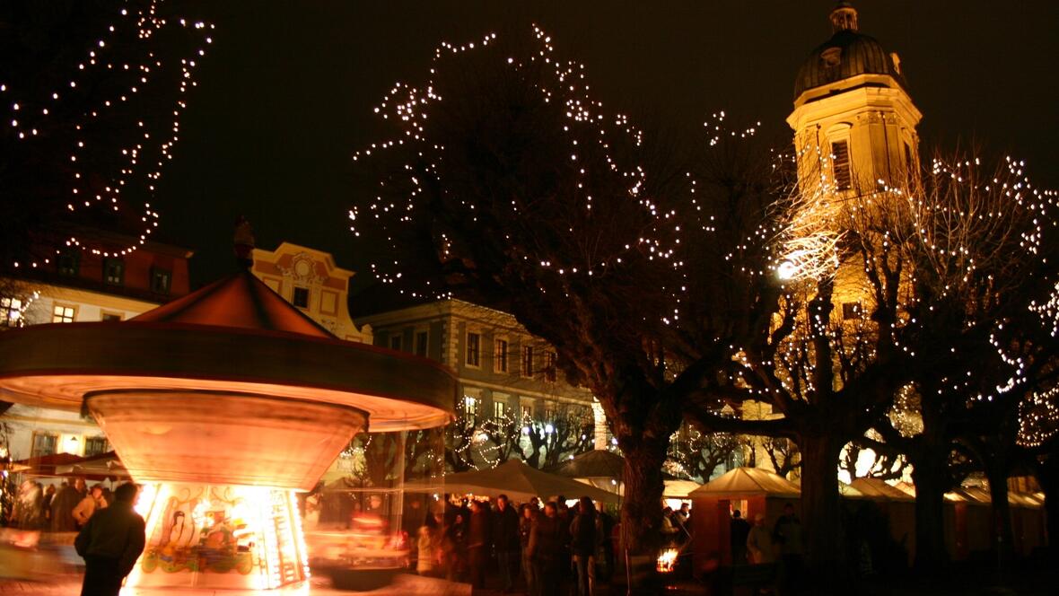 christkindlmarkt_karlsplatz_karusell