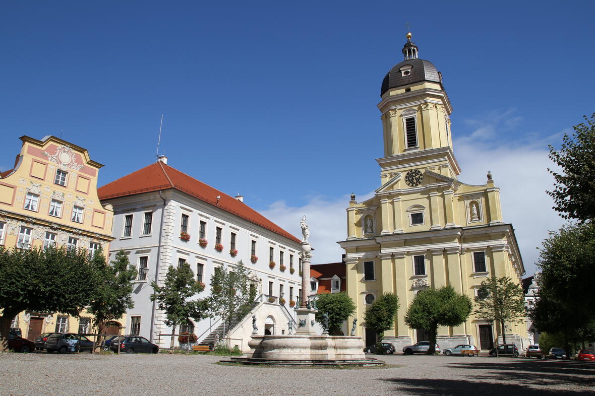 hofkirche_brunnen-karlsplatz