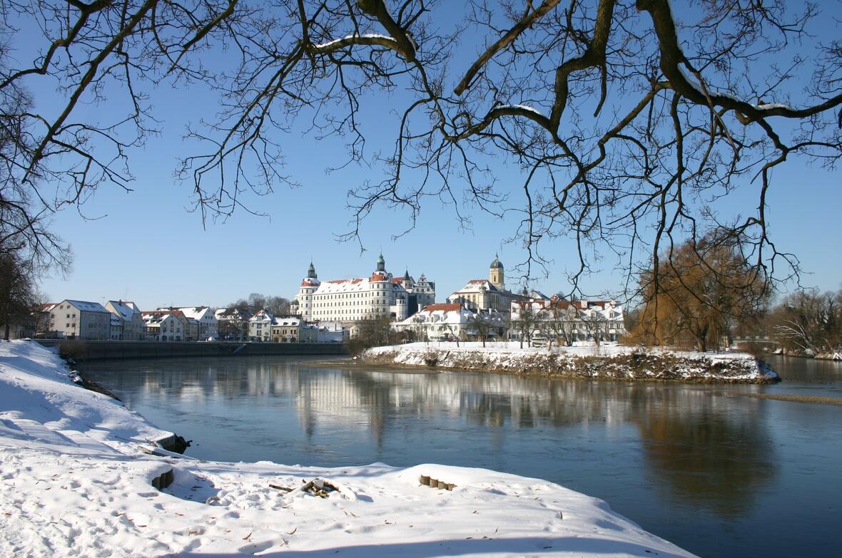 schloss-im-winter-c-dominik-weiss