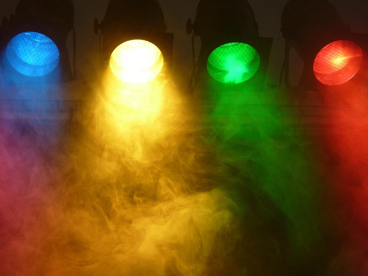 headlights-802633_1280